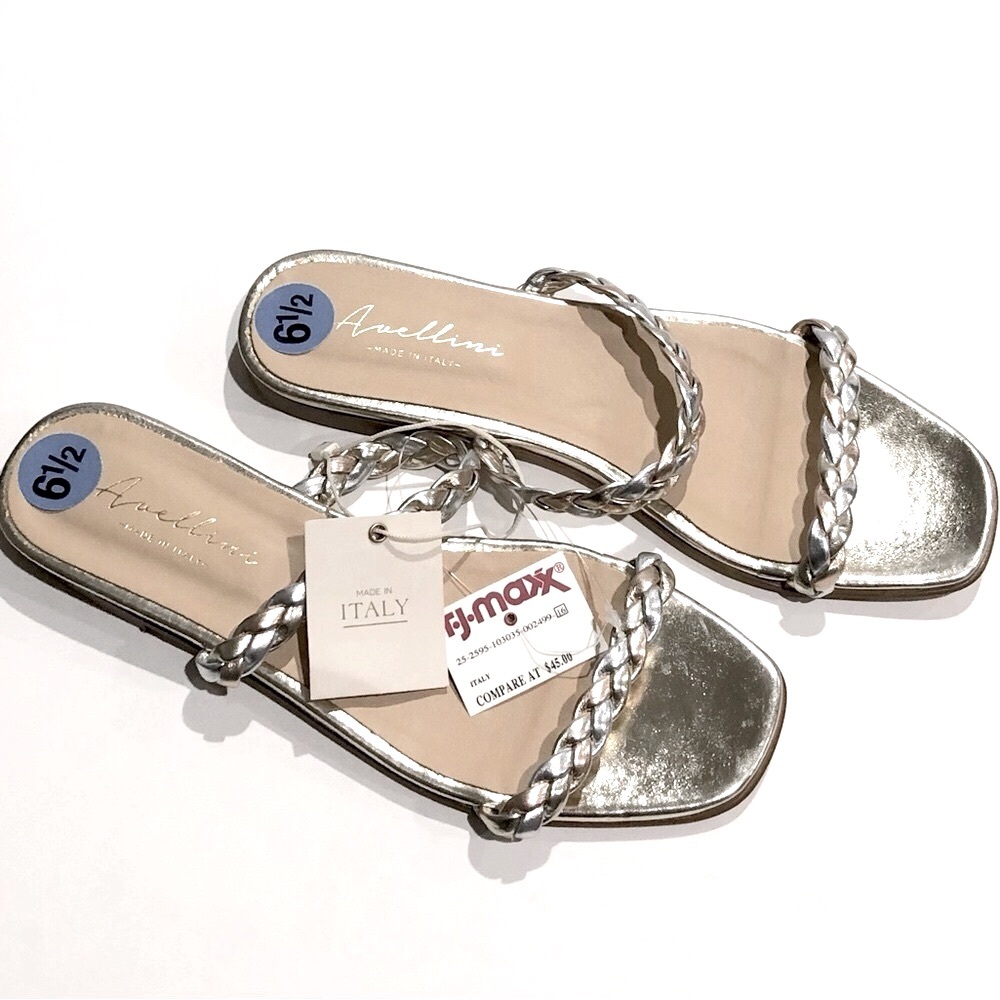 Avellini Sandals New with Tags Size 6.5
Gold, Silver and Pink
Made in Italy